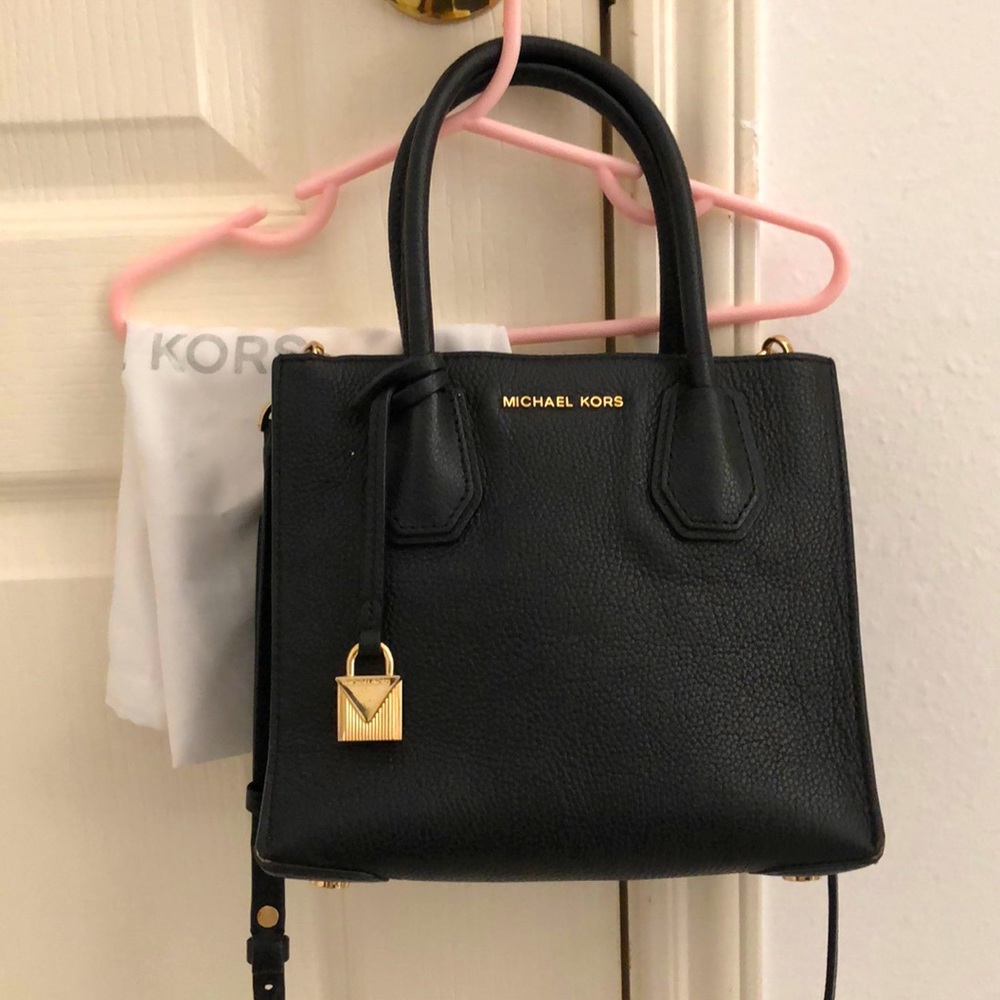 Authentic Michael Kors Medium Mercer crossbody